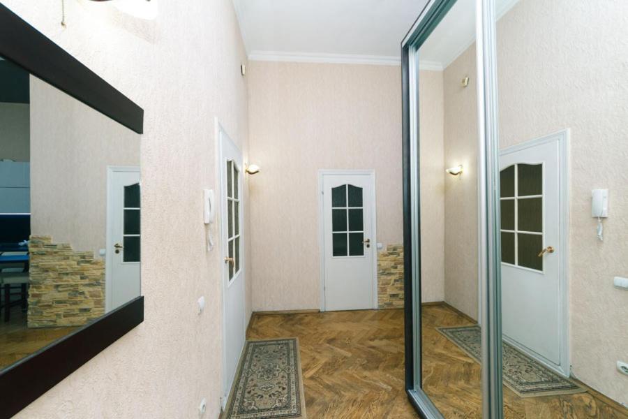 Amazing Heart Of Kiev Apartment Ngoại thất bức ảnh